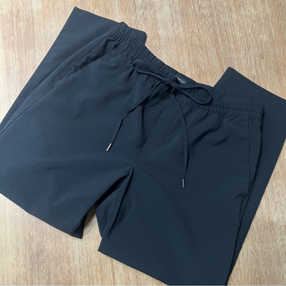 Banana Republic Cropped Black Drawstring Pants M